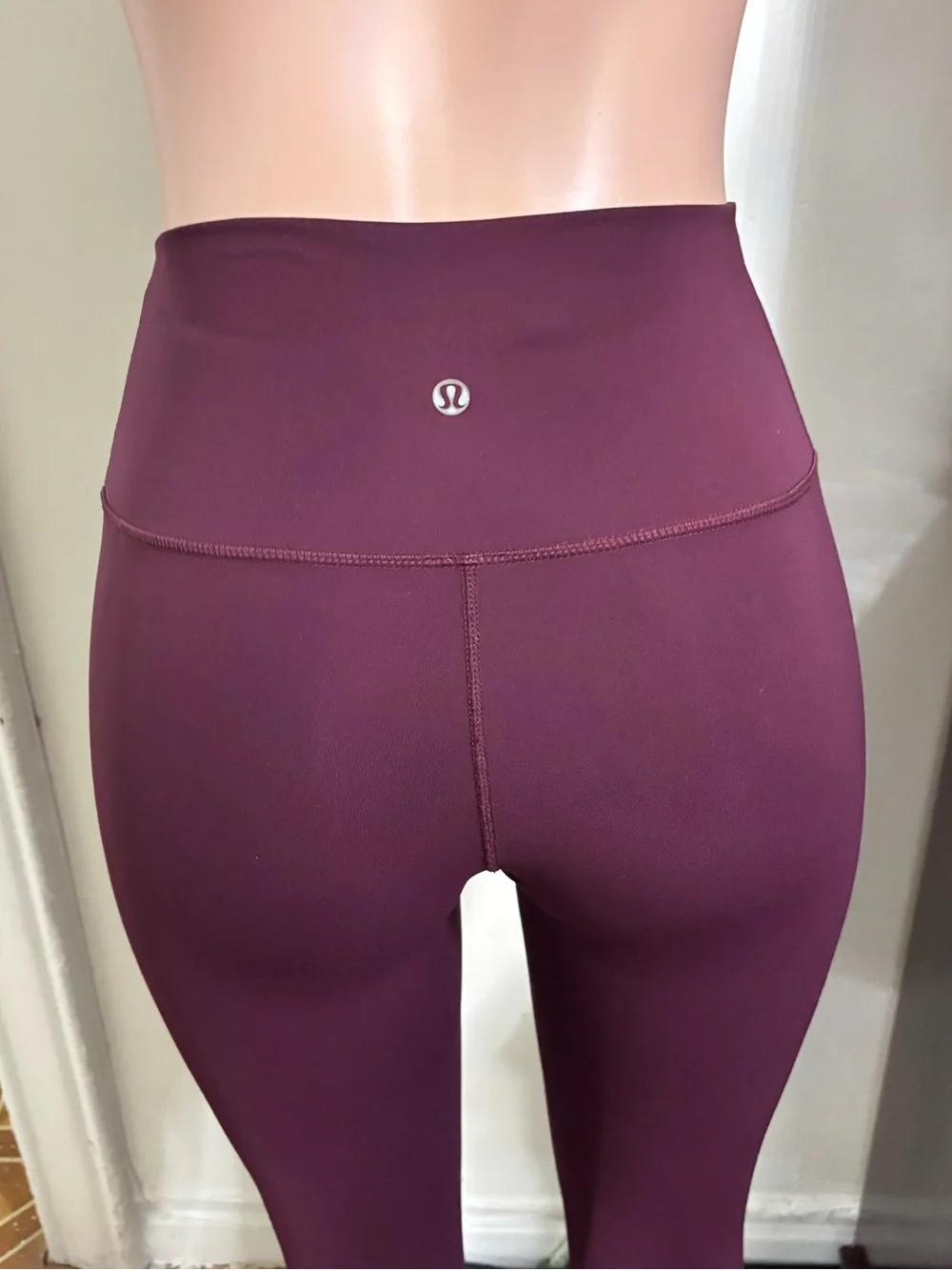 LULULEMON ATHLETICA Women’s High-Rise Cropped Leggings
